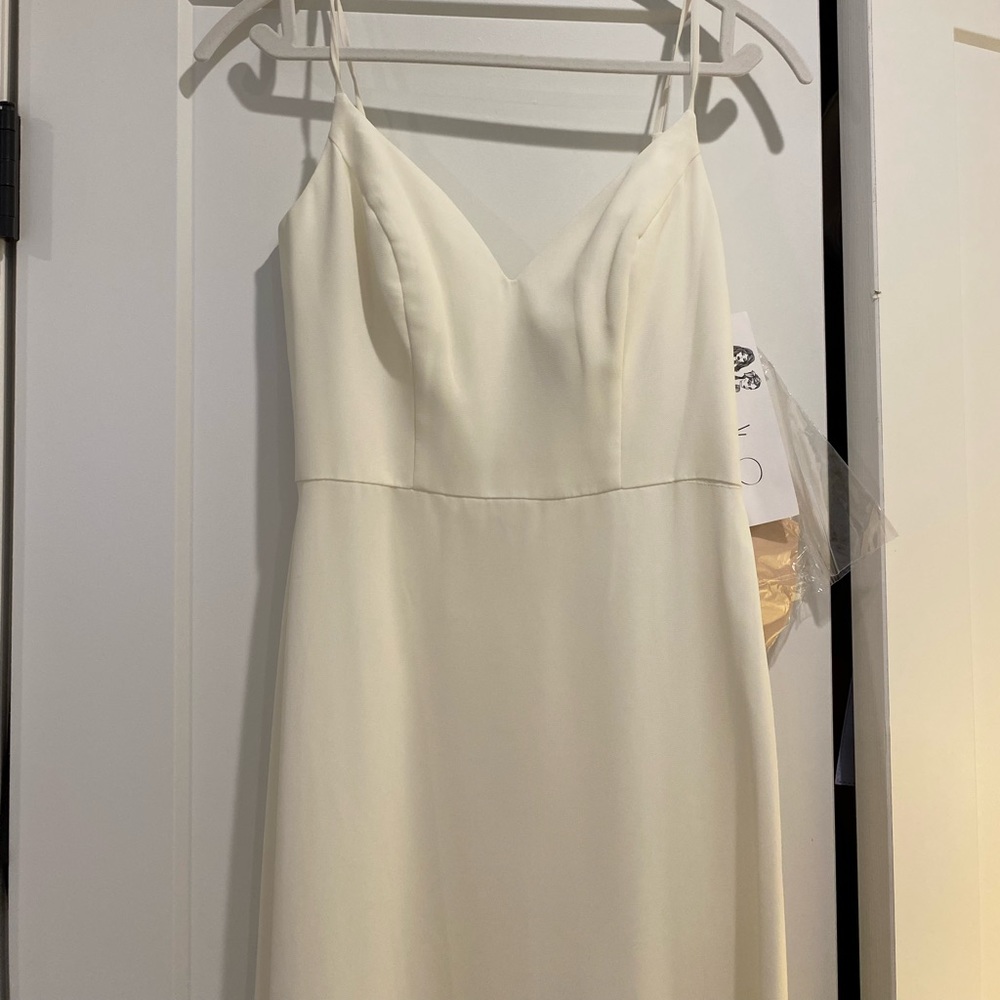 HAILEY PAIGE Ivory white Prom/Formal/Bridesmaid Dress. Size 2 NEVER WORN W/ TAGS
